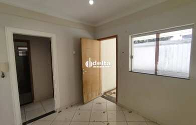 Imagem 3: Casa com 2 quartos disponível para locação no bairro Saraiva em Uberlândia-MG