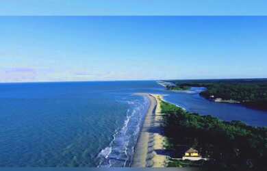 Imagem: A casa possui 2 Dormitórios, 2 Banheiros, 3 Vagas na garagem