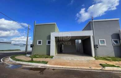 Imagem: A casa em condomínio possui 3 Dormitórios, 2 Banheiros, 1