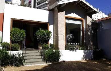 Imagem: O depósito possui 4 Vagas na garagem e 175m² de Área e está