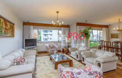 Imagem: O apartamento possui 4 Dormitórios, 4 Banheiros, 2 Vagas na