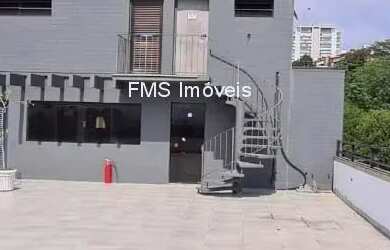 Imagem: O depósito possui 5 Vagas na garagem, 942m² de Área e está