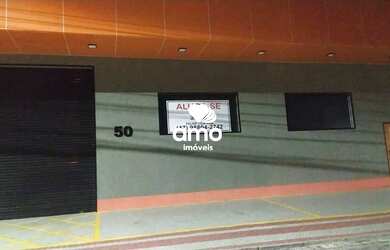 Imagem: O depósito possui 3 Vagas na garagem, 360m² de Área e está