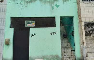 Imagem: A casa possui 5 Dormitórios, 1 Banheiro, 1 Vaga na garagem