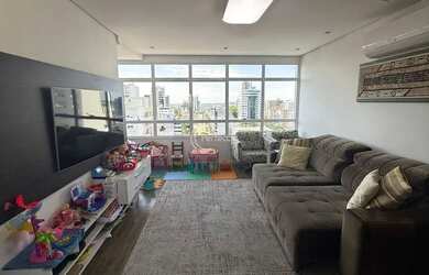 Imagem: O apartamento possui 3 Dormitórios, 2 Banheiros, 2 Vagas na