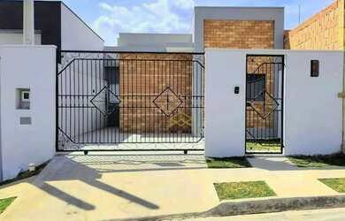 Imagem: A casa possui 3 Dormitórios, 3 Banheiros, 2 Vagas na garagem