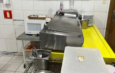 Imagem: Passo ponto em faculdade com grande fluxo de alunos