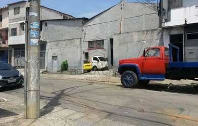 Imagem: O depósito possui 5 Vagas na garagem, 950m² de Área e está