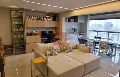 Imagem: O apartamento possui 1 Dormitório, 2 Banheiros, 2 Vagas na