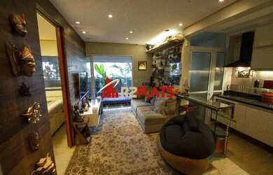 Imagem: O apartamento possui 1 Dormitório, 1 Banheiro, 1 Vaga na garagem