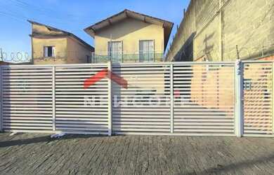 Imagem: A casa possui 2 Dormitórios, 2 Banheiros, 1 Vaga na garagem