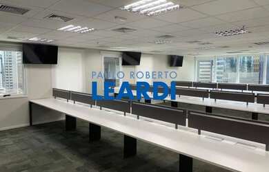 Imagem: O depósito possui 416-0m² de Área e está localizado em Vila