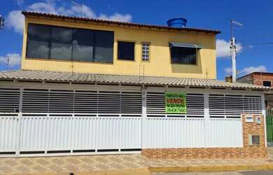 Imagem: A casa possui 4 Dormitórios, 3 Banheiros, 3 Vagas na garagem