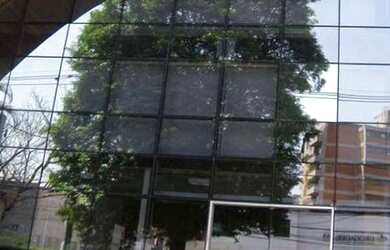 Imagem: O depósito possui 5 Vagas na garagem, 1.400m² de Área e