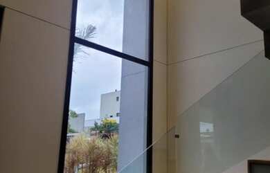 Imagem: A casa em condomínio possui 3 Dormitórios, 4 Banheiros, 4