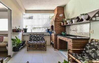 Imagem: O apartamento possui 3 Dormitórios, 1 Banheiro, 2 Vagas na