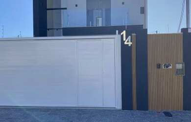 Imagem: A casa possui 3 Dormitórios, 3 Banheiros, 2 Vagas na garagem