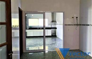 Imagem 13: Casa a venda localizada no condomínio Country Club em Arujá-SP