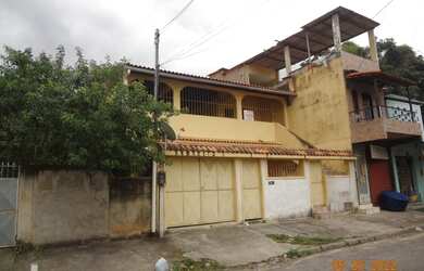 Imagem: A casa possui 2 Dormitórios, 1 Banheiro, 60m² de Área e