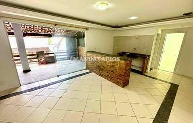 Imagem: A casa em condomínio possui 3 Dormitórios, 1 Banheiro, 100m²