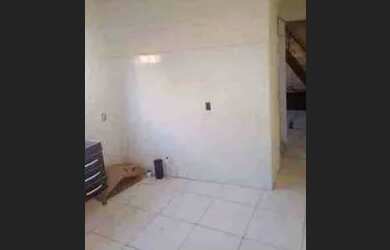 Imagem: A casa possui 1 Dormitório, 1 Banheiro e está localizado