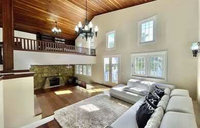 Imagem: A casa em condomínio possui 3 Dormitórios, 5 Banheiros, 5