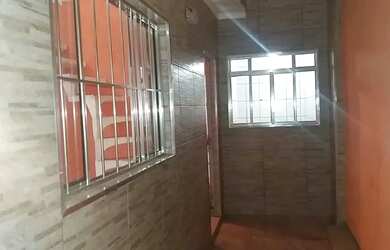 Imagem: A casa possui 2 Dormitórios, 2 Banheiros, 70m² de Área e