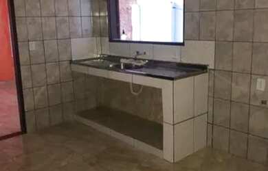 Imagem: A casa possui 2 Dormitórios, 1 Banheiro, 70m² de Área e