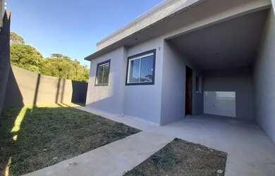 Imagem: A casa possui 2 Dormitórios, 1 Banheiro, 1 Vaga na garagem