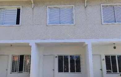 Imagem: A casa em condomínio possui 3 Dormitórios, 2 Banheiros, 1