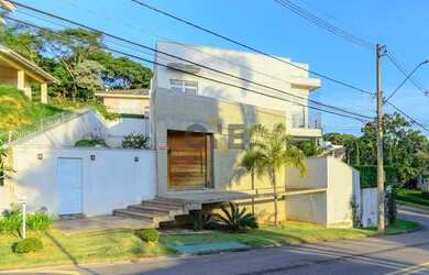 Imagem: A casa em condomínio possui 3 Dormitórios, 5 Banheiros, 4