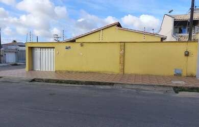 Imagem: A casa em condomínio possui 4 Dormitórios, 4 Banheiros, 5