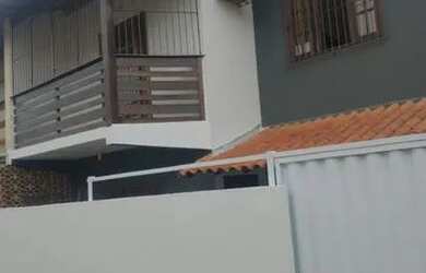 Imagem: A casa possui 3 Dormitórios, 2 Banheiros, 80m² de Área e