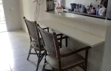 Imagem: O apartamento possui 3 Dormitórios, 1 Banheiro, 1 Vaga na garagem