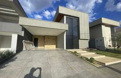 Imagem: A casa em condomínio possui 3 Dormitórios, 5 Banheiros, 2