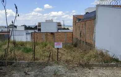 Imagem: O terreno possui 200m² de Área e está localizado em Penha