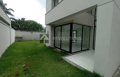 Imagem: A casa em condomínio possui 4 Dormitórios, 5 Banheiros, 3