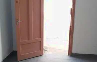 Imagem: A casa possui 1 Dormitório, 1 Banheiro, 58m² de Área e Direto