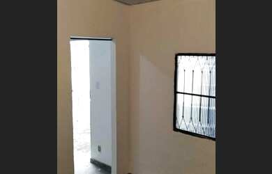 Imagem: A casa possui 1 Dormitório, 1 Banheiro, 40m² de Área e está