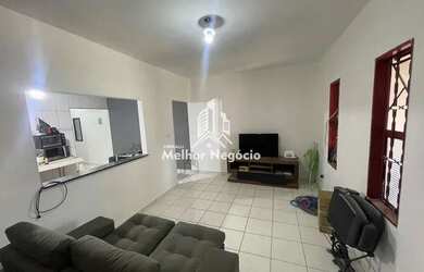 Imagem: A casa possui 2 Dormitórios, 2 Banheiros, 2 Vagas na garagem