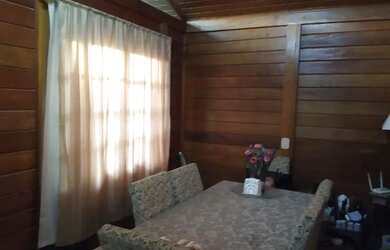 Imagem: A casa em condomínio possui 3 Dormitórios, 1 Banheiro, 2 Vagas