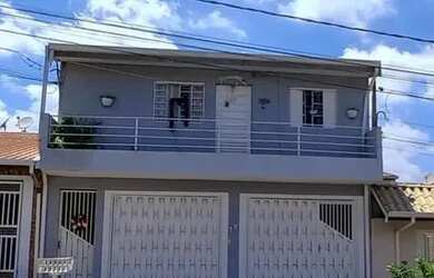 Imagem 1: Casa em Bairro. Churrasqueira, Varanda, 260m² de Áreae2 Vagas na garagem