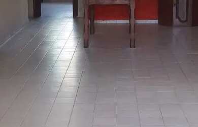 Imagem: A casa possui 3 Dormitórios, 2 Banheiros, 2 Vagas na garagem