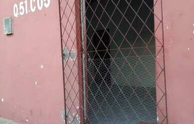 Imagem: A casa possui 3 Dormitórios, 1 Banheiro e está localizado