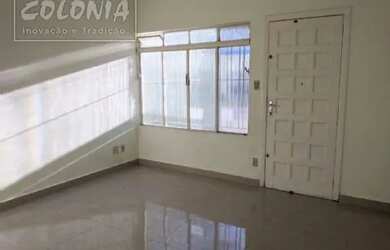 Imagem: A casa possui 2 Dormitórios, 2 Banheiros, 2 Vagas na garagem