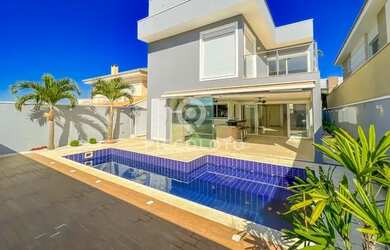 Imagem: A casa em condomínio possui 3 Dormitórios, 5 Banheiros, 4