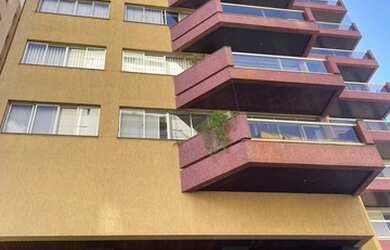 Imagem: O apartamento possui 4 Dormitórios, 5 Banheiros, 2 Vagas na