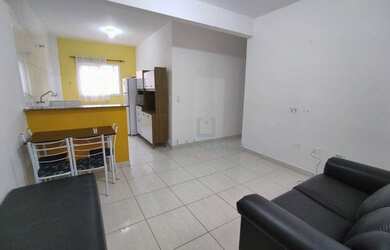 Imagem: O apartamento possui 2 Dormitórios, 1 Banheiro, 2 Vagas na