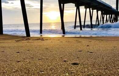 Imagem: A casa possui 5 Dormitórios, 5 Vagas na garagem e está localizado
