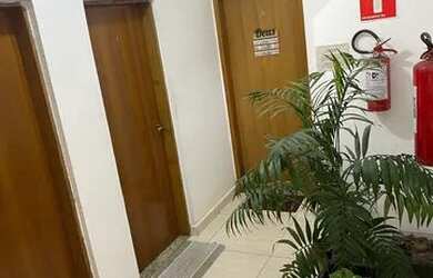 Imagem: O apartamento possui 1 Dormitório, 1 Banheiro, 1 Vaga na garagem